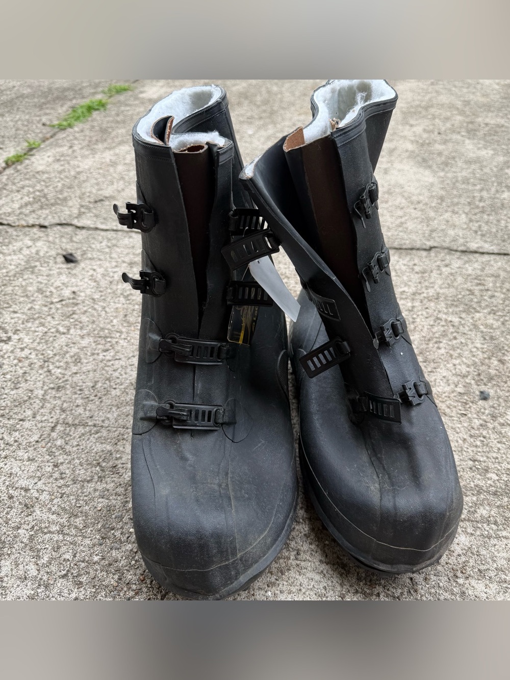Lacrosse Traction Overshoe Boots Overboot 10" 4 Buckle Strap Black Mens Size 11